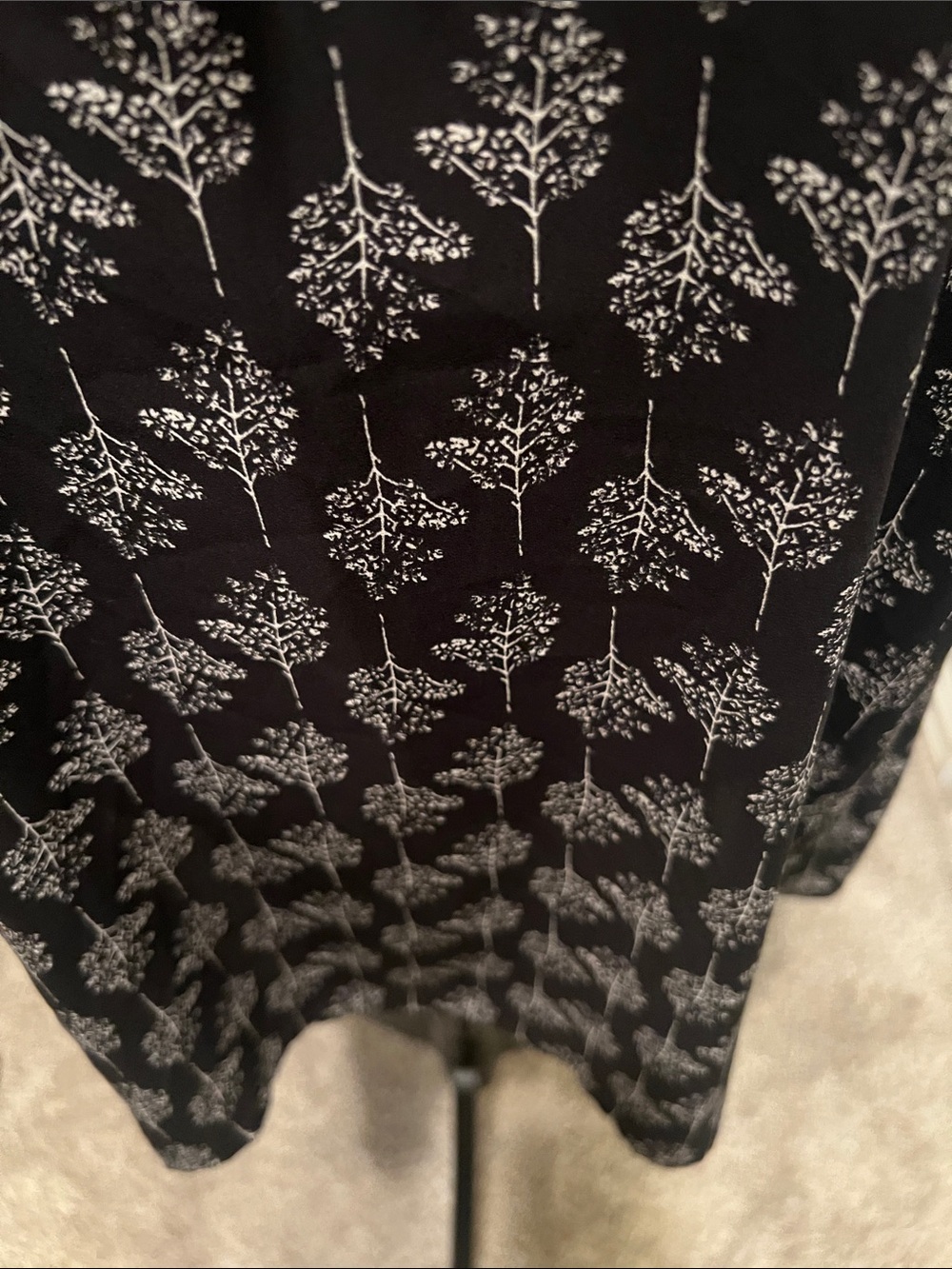 DR2 Black Tunic with White Botanical Print and Tassel Tie - Picture 2 of 13